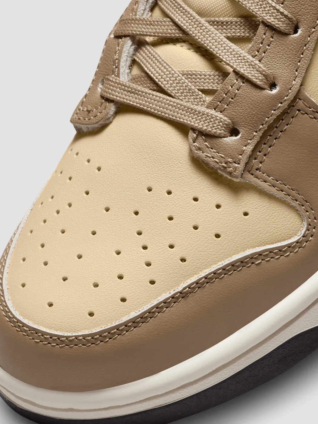 Nike Dunk Low - DK DRIFTWOOD/BLACK-SESAME-SAIL