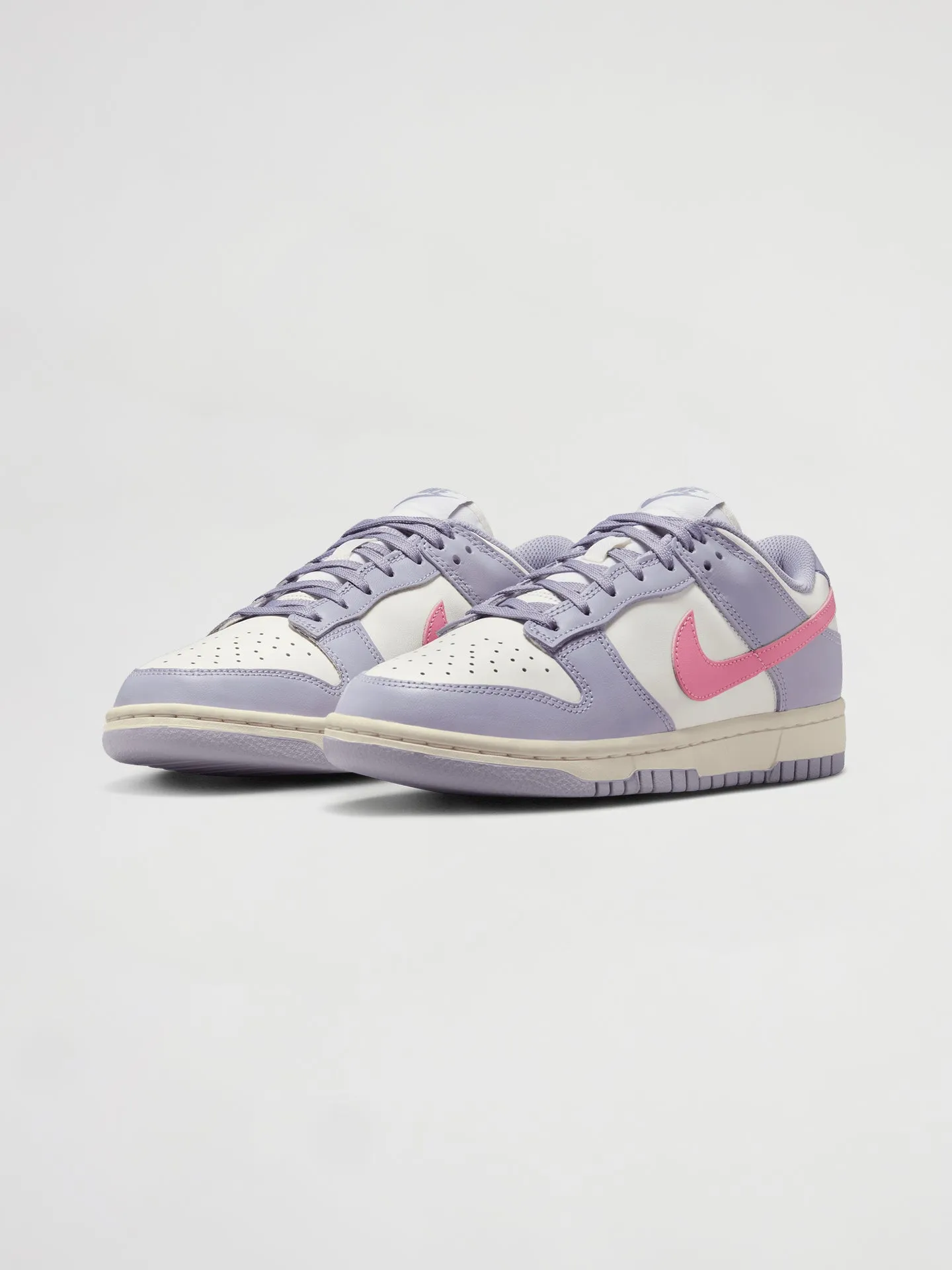 Nike Dunk Low - INDIGO HAZE/CORAL CHALK-SAIL