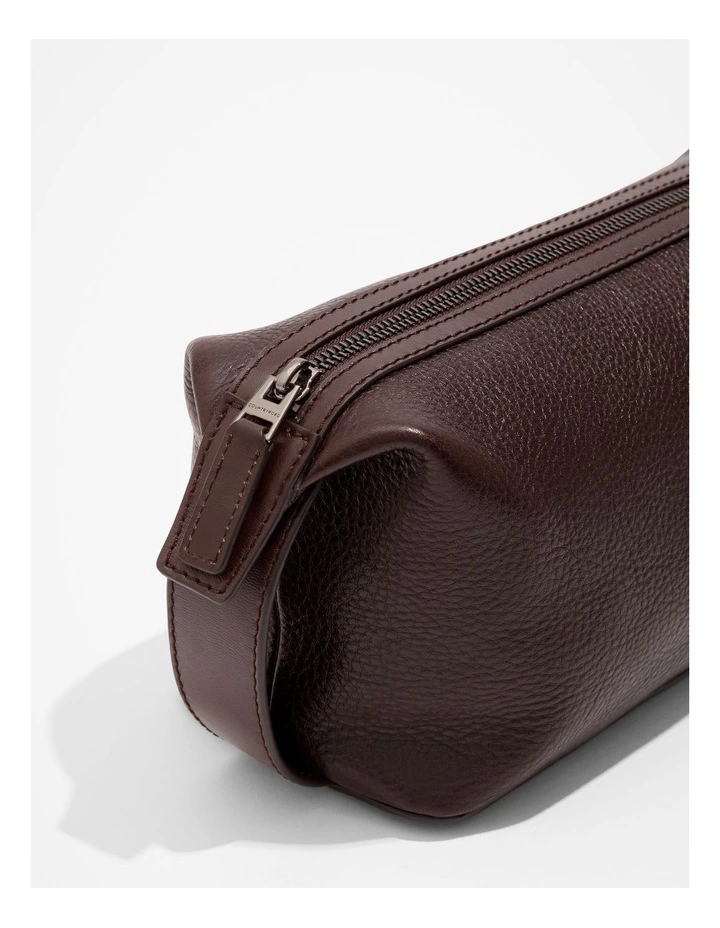 Small Leather Wash Bag in Chocolate