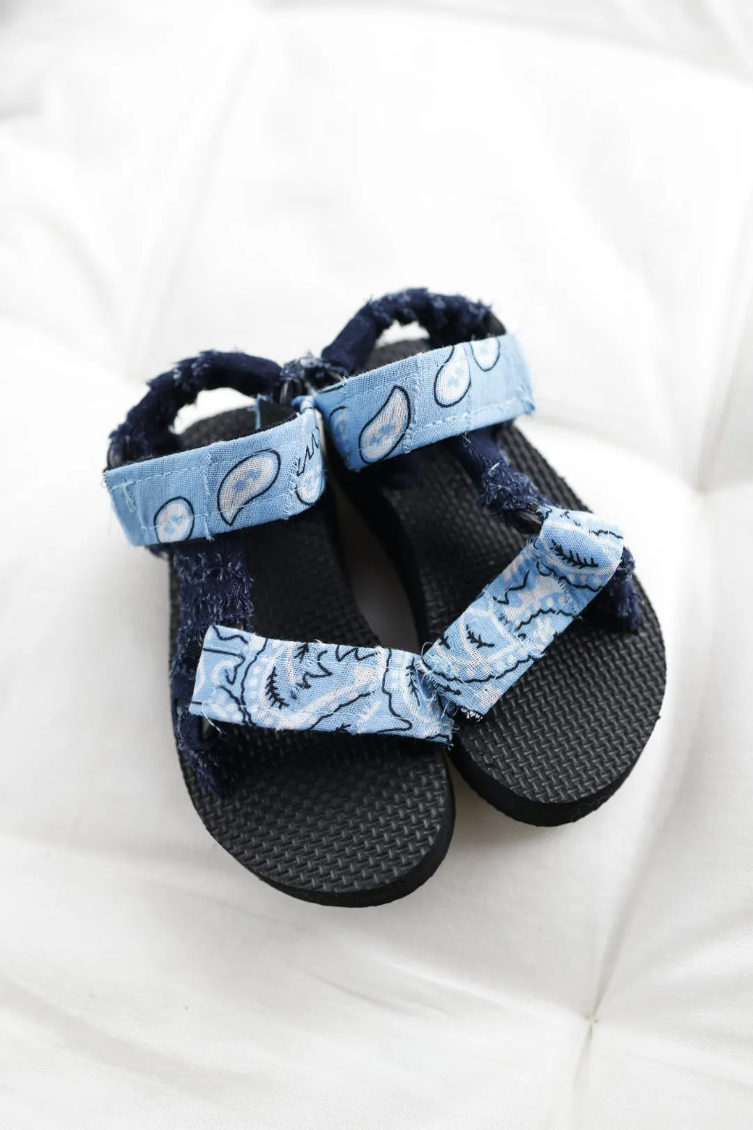 Turquoise sandals      Arizona Love X Tartine et Chocolat     