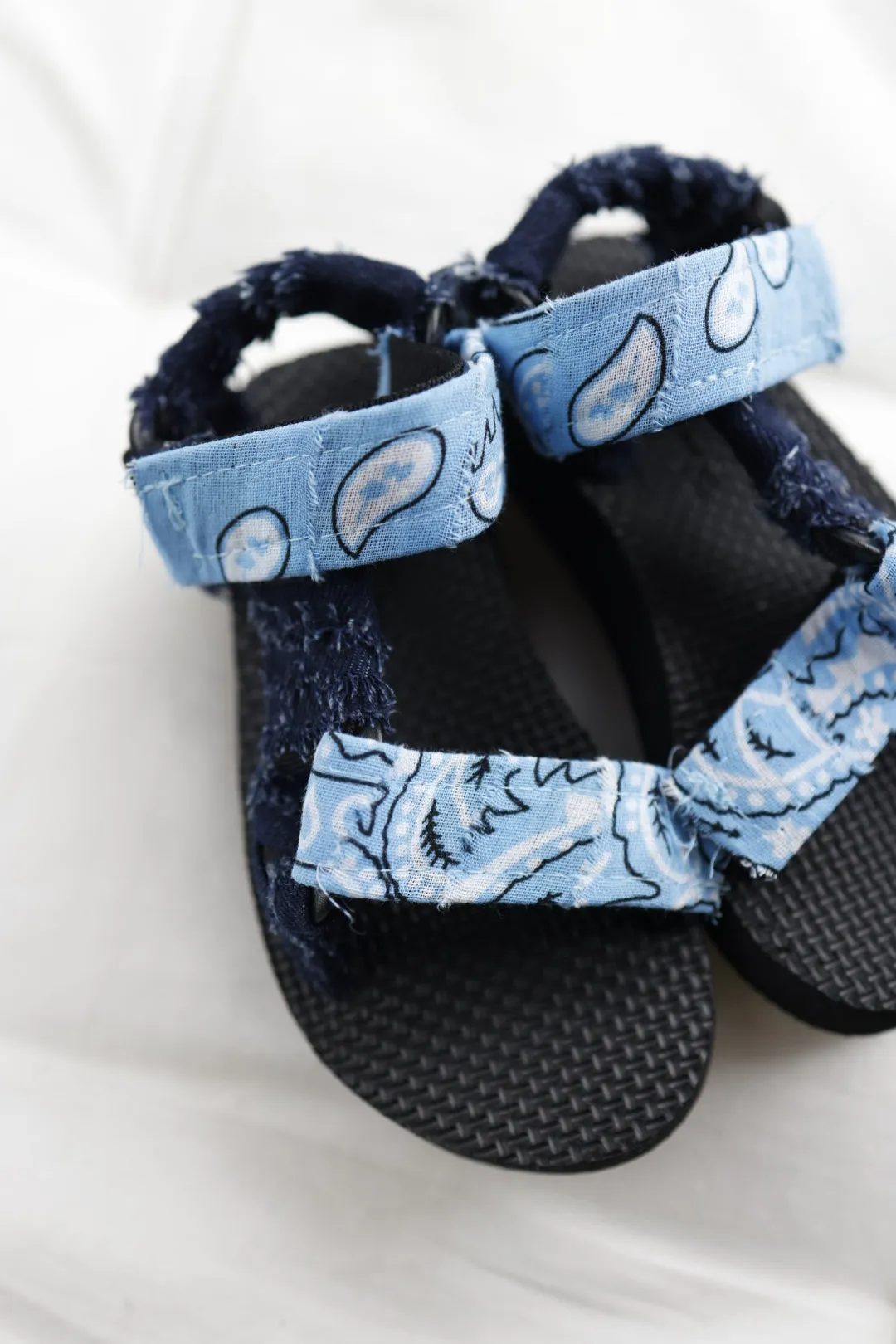 Turquoise sandals      Arizona Love X Tartine et Chocolat     